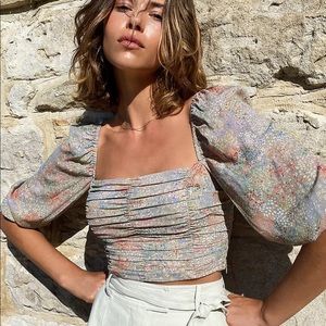 Brand new with tags Aritzia / Wilfred crop top